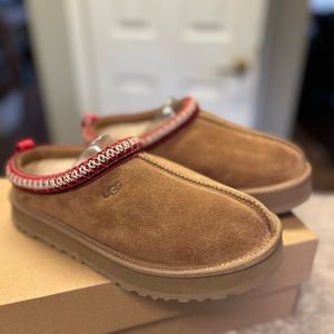 UGG TAZ Chestnut Slippers